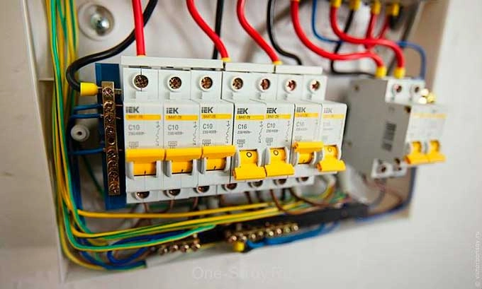Автоматичні вимикачі