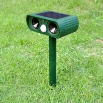 Отпугиватель кошек, собак, грызунов Garden Protector на солнечной батарее PestBye