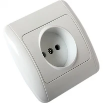 Розетка с заземлением e.install.stand.813 с рамкой серия STANDARD NEW белая s035027 ENEXT