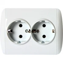 Розетка с заземлением двойная e.install.stand.810DB с рамкой серия STANDARD NEW белая s035036 ENEXT