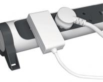 Подовжувач на 3 розетки 16A з USB A+C з УЗІП кабель 1,5м білий/чорний преміум 694508 Legrand