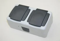 Розетка двойная с заземлением и кришкой серая 37064201 влагозащитная серия IP44+ Makel